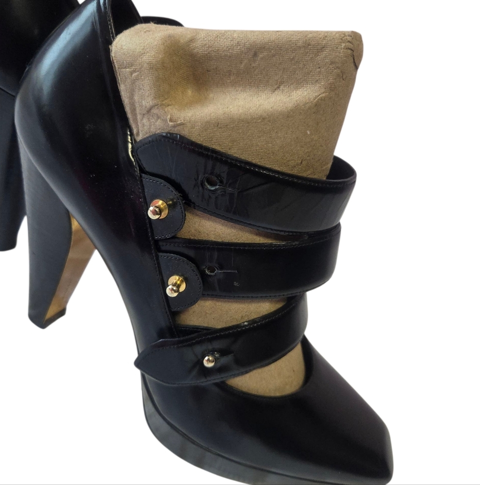 Barbara Bui Black Glossy Heels with Sculptural Design - Picture 11 of 11